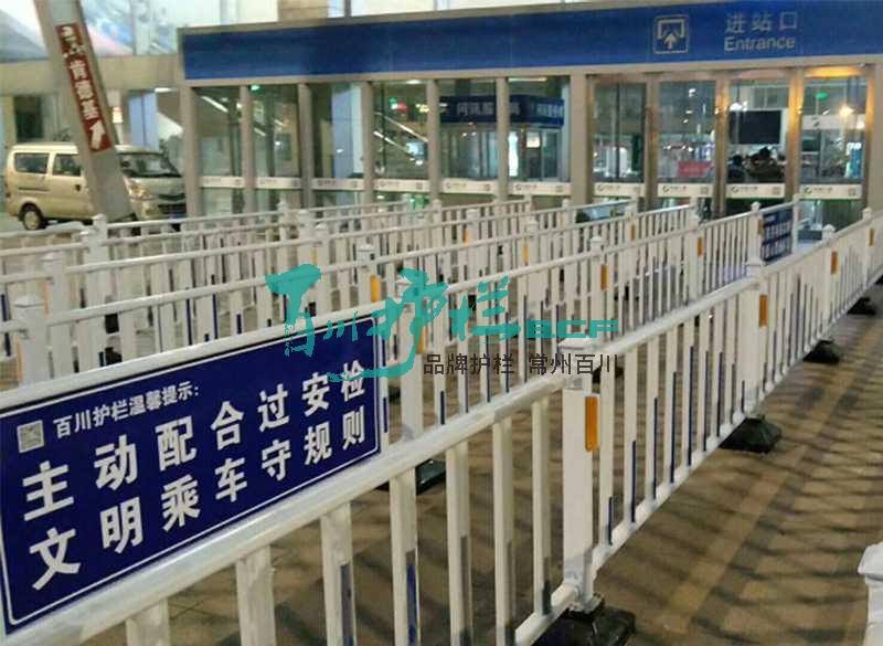 常州市火車站廣告板護欄