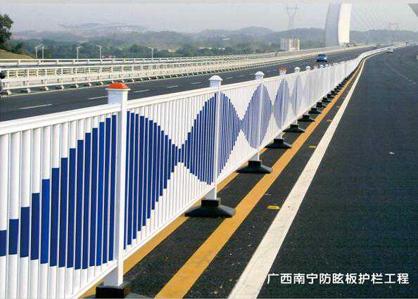 防眩板護(hù)欄