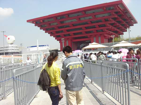 高速防撞隔離護(hù)欄 護(hù)欄