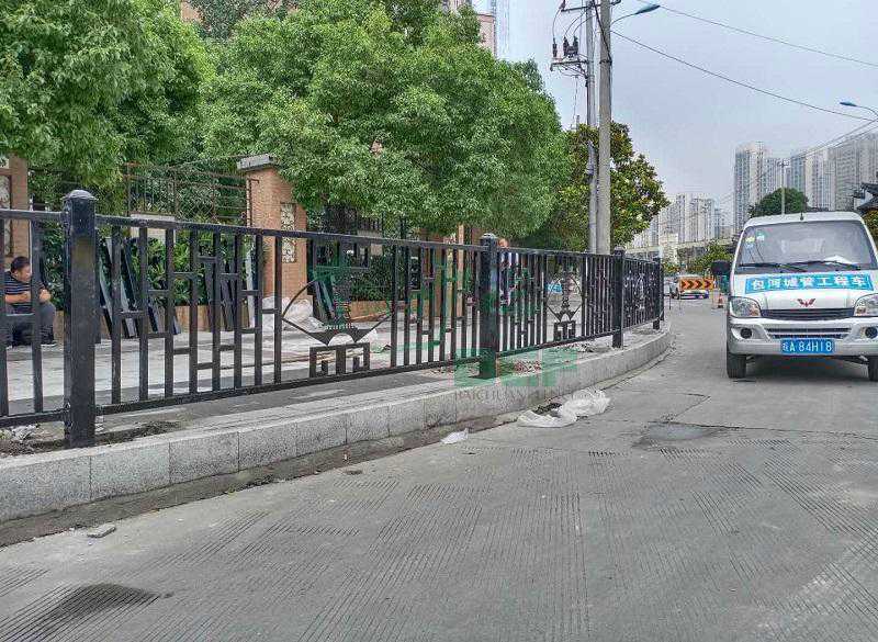 如何快速安裝道路護欄？