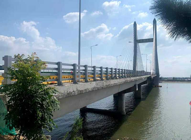 南京.橋梁護(hù)欄.整體熱鍍鋅護(hù)欄 (3).jpg