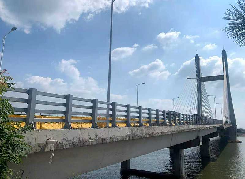 南京.橋梁護(hù)欄.整體熱鍍鋅護(hù)欄 (5).jpg